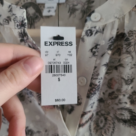 Express Button Up - Picture 5 of 9